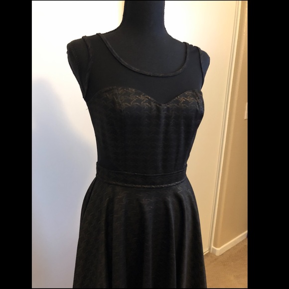 Houndstooth Sweetheart Sheer Dress - Picture 3 of 13